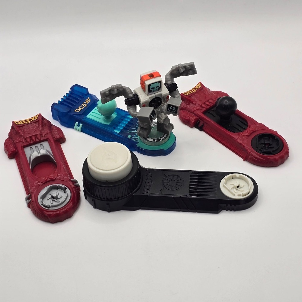 Legends Of Akedo Controllers Lot of 4 Joysticks and 1 figure‎